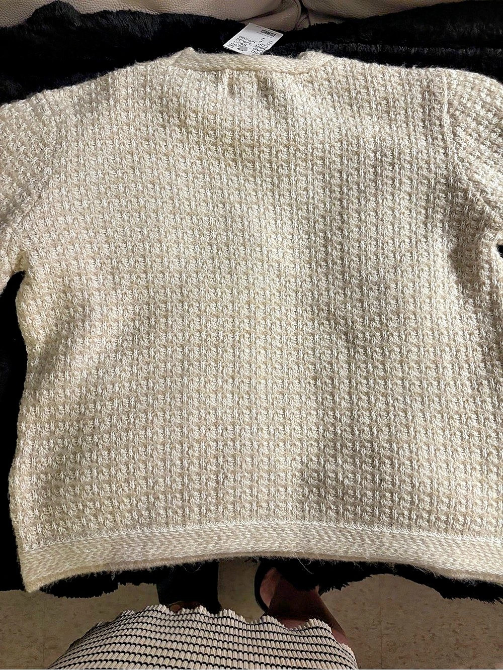 H&Medium Cream Cardigan Size Medium NWT - Picture 10 of 11